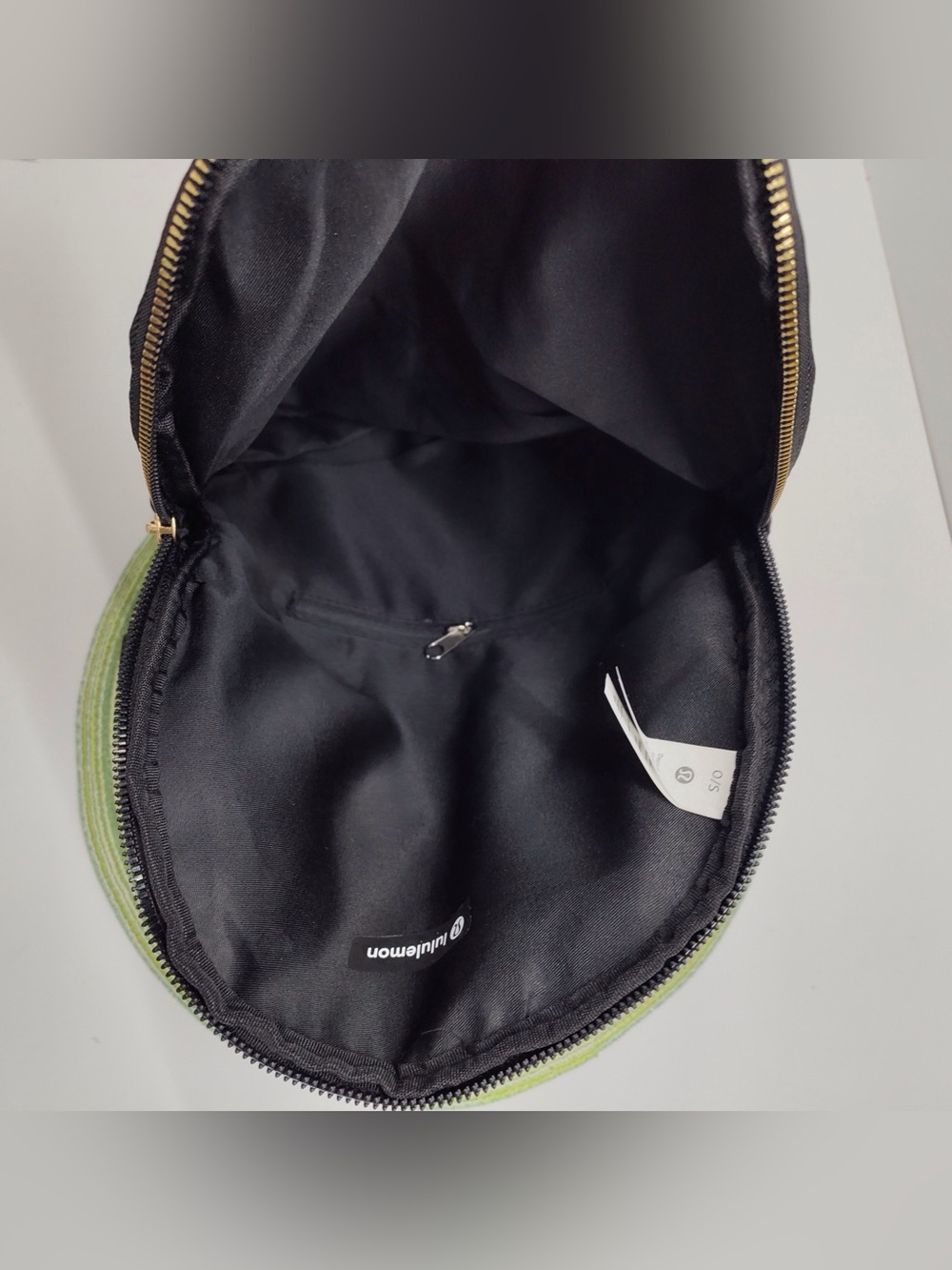 Lululemon Festival Bag 5L • Black/Gold • New - Picture 5 of 8